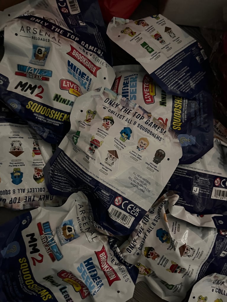 Wholesale bundle x10 - squooshems blind bag - toy lucky bags - games football Roblox