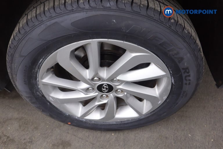2017 Hyundai TUCSON 1.7 CRDi Blue Drive SE Nav 5dr 2WD SUV Diesel Manual