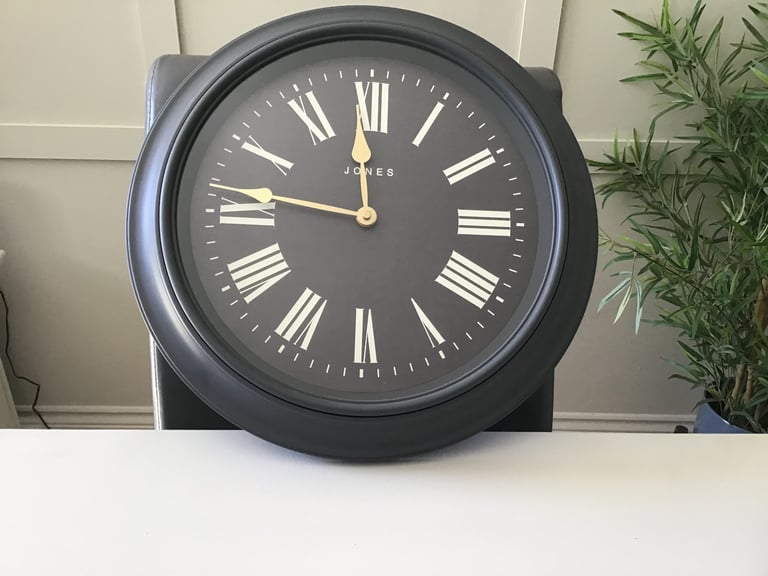 Jones clock