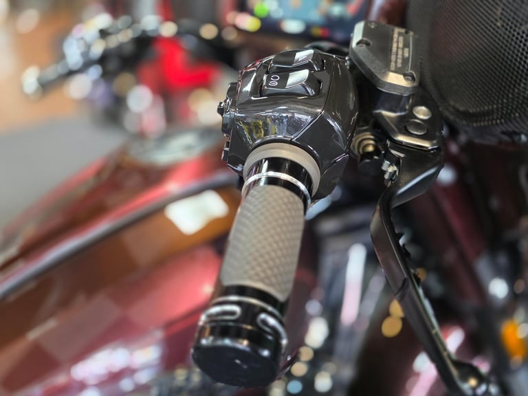 2025 HARLEY-DAVIDSON STREET GLIDE CVO FLHXSE 1982cc 121 650 MILE'S BAGGER