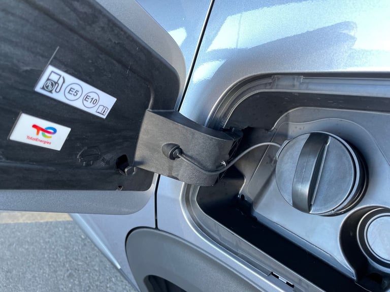 2025 Peugeot 2008 1.2 PureTech 130 Allure 5dr Estate Petrol Manual