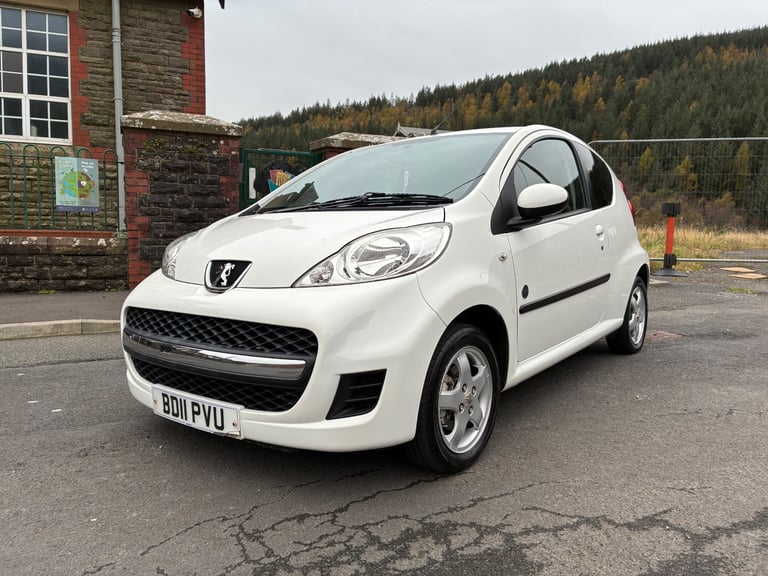 Peugeot, 107, Hatchback, 2011, Manual, 998 (cc), 3 doors