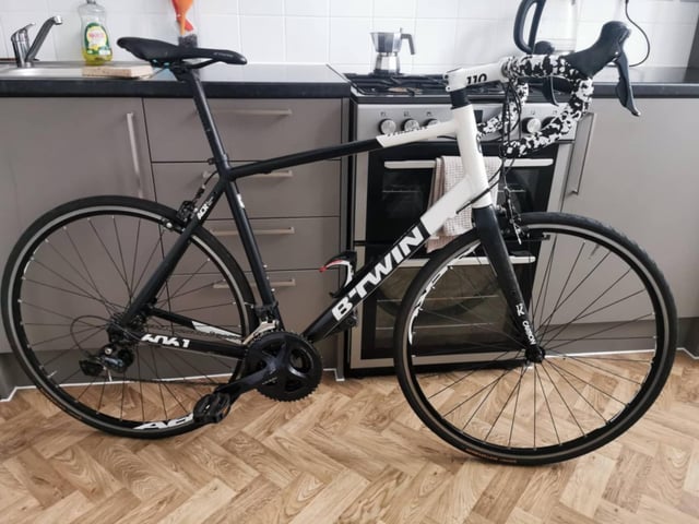 Btwin Triban 520 Road Bike extra large in Maida Vale, London