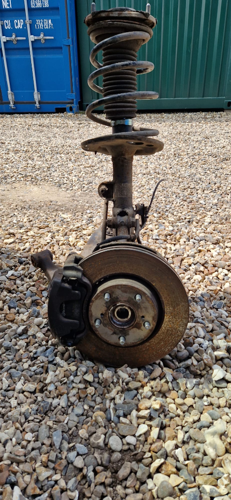 Toyota Avensis 09-15 MK3 T27 Front Passenger Side Suspension Leg O/S/F 4852005310