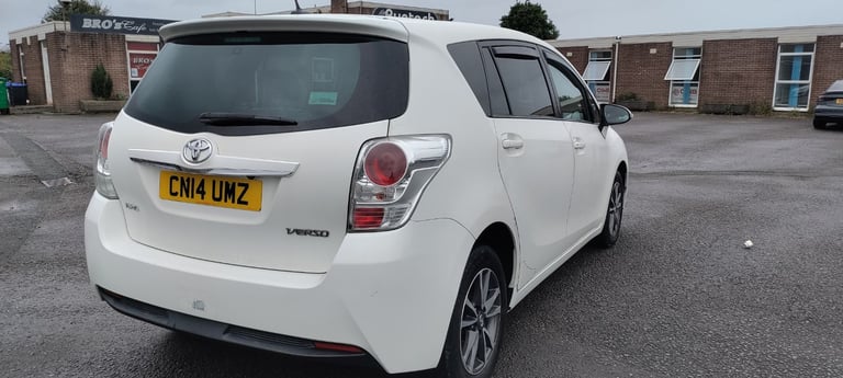 Automatic Toyota, VERSO, MPV, 2014, 1798 (cc)