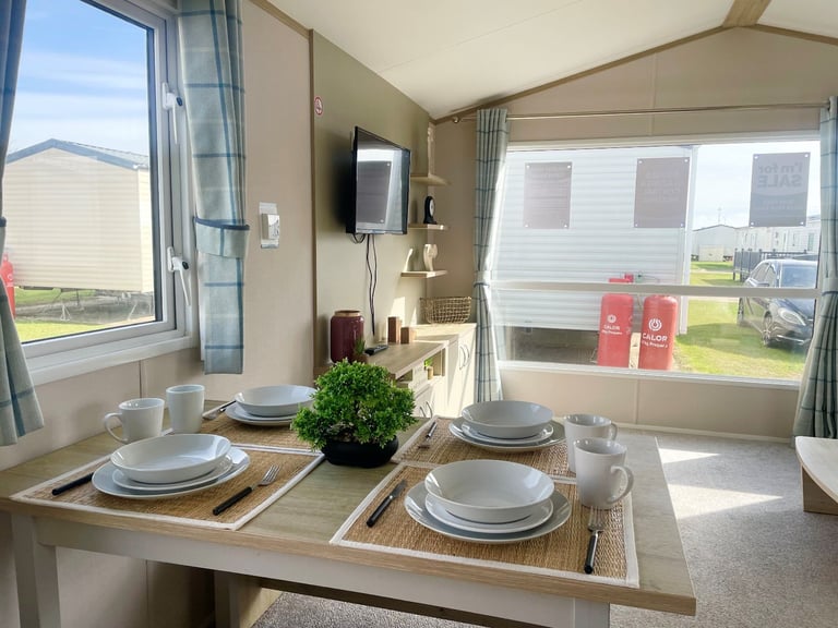 CHEAP STATIC CARAVAN FOR SALE AT BROADLAND SANDS HOLIDAY PARK - 11.5 MONTH OWNER SEASON