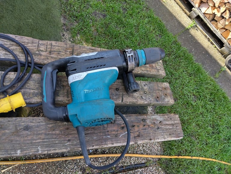 Makita HR4013C SDS Max Rotary Hammer AVT 110v breaker chisel