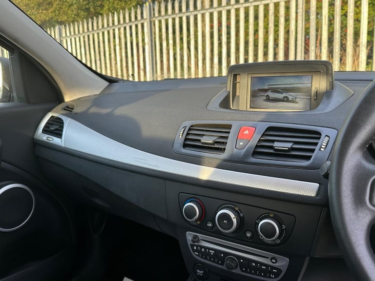 RENAULT MEGANE 1.6 16V Dynamique TomTom 2011