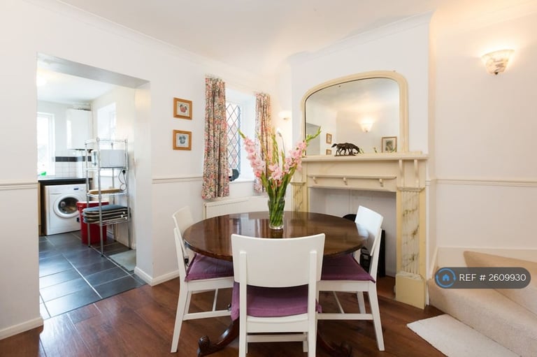 3 bedroom house in Reading Road, Henley-On-Thames, RG9 (3 bed) (#2609930)