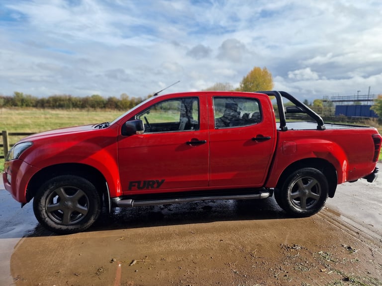 2016 Isuzu D-Max Red LWB 5 Seat Double Cab  Drives Perfect  12mth MOT  Clean