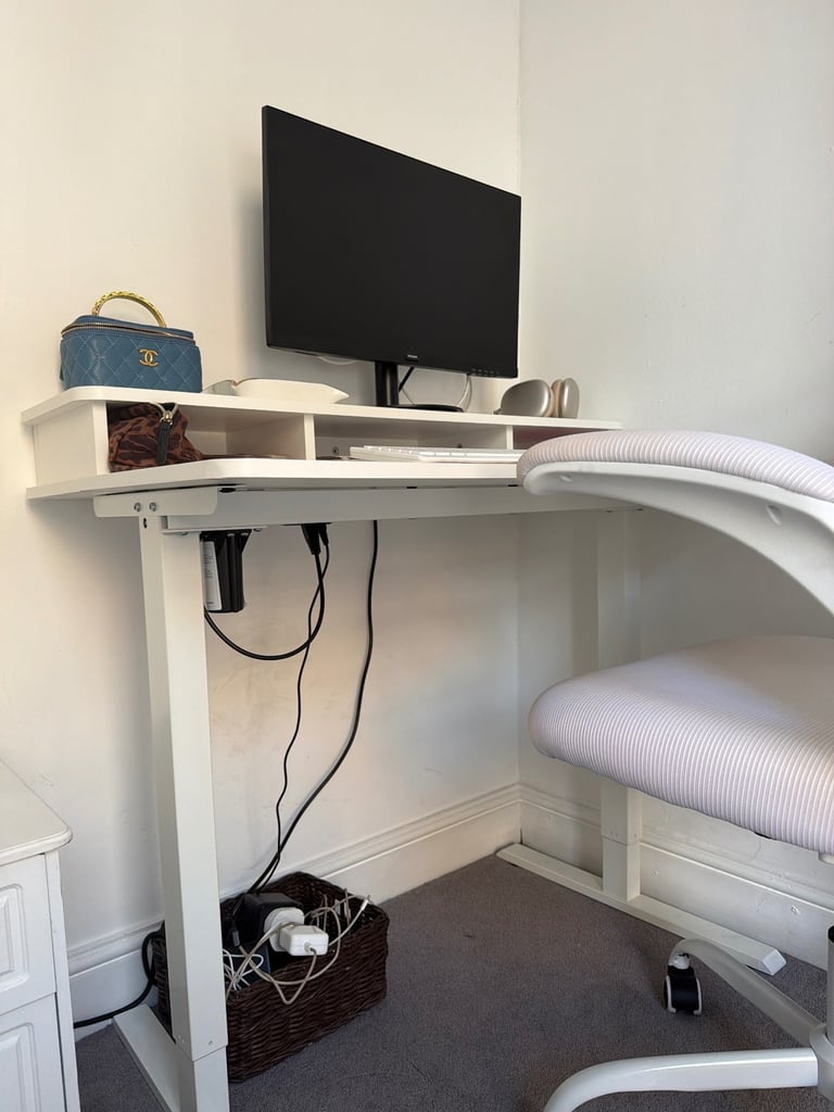Complete Working From Home Station - height adjustable Desk, Chair, Desktop, Keyboard 