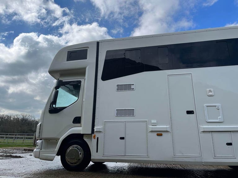 2011 Superb DAF 7.5TON HORSEBOX