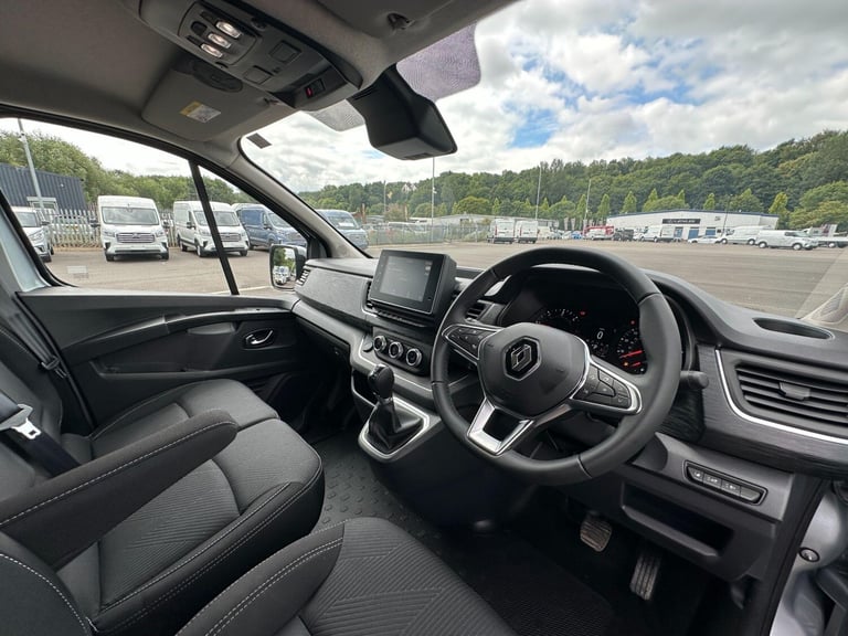 2024 Renault Trafic 2.0 dCi Blue 30 Extra Sport Crew Van EDC LWB Euro 6 (s/s) 6dr WINDOW VAN Dies...