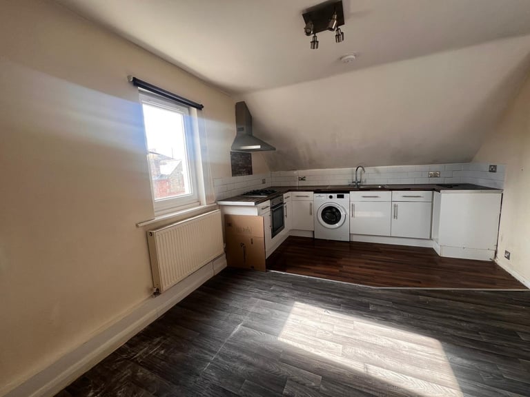 Two bedroom unfurnished flat available now Postcode PO5 1RN