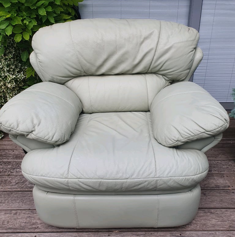 DELIVERY INCLUDED pale olive soft leather electric recliner armchair 