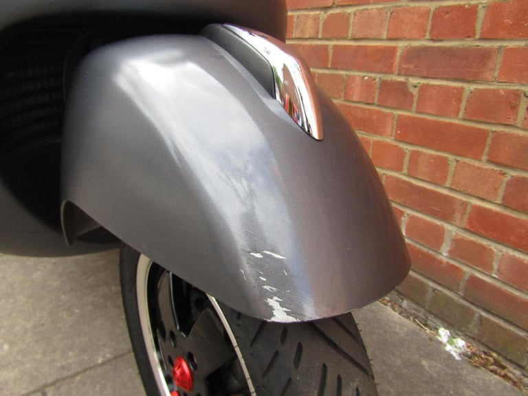 Piaggio Vespa GTS 300 * ONE KEEPER FROM NEW * 9850  MILES* MAT GREY * 