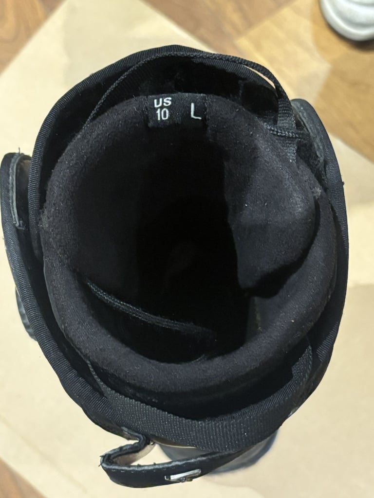 🏂 Vans Snowboard Boots – Male Size US 10 / UK 9  (Fits Shoe Size UK 7-8.5) - £25