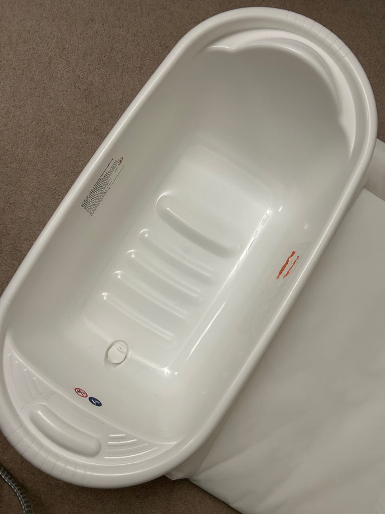 Changing mat, baby bathtub and baby scale