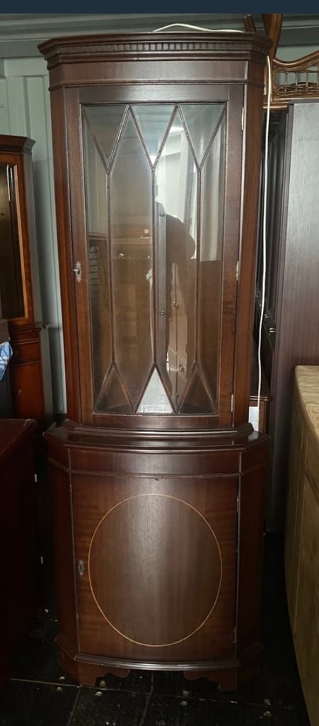 Georgian Style Mahogany Corner Display Cabinet FREE