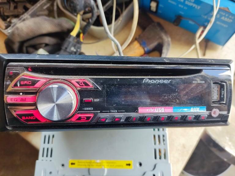 Pioneer Radio/CD player 50x4 MP3 WMA aux and front USB fully working condition £50 ono boxed 