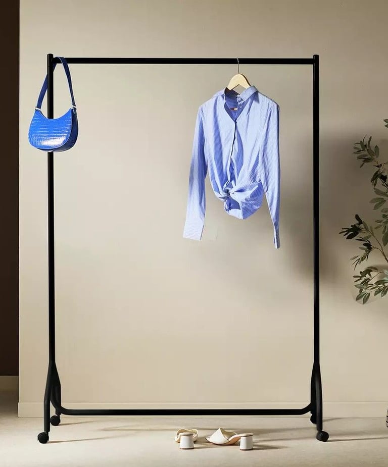 Clothes rail