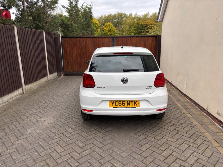 Volkswagen, POLO, Hatchback, 2016, Manual, 1422 (cc), 5 doors