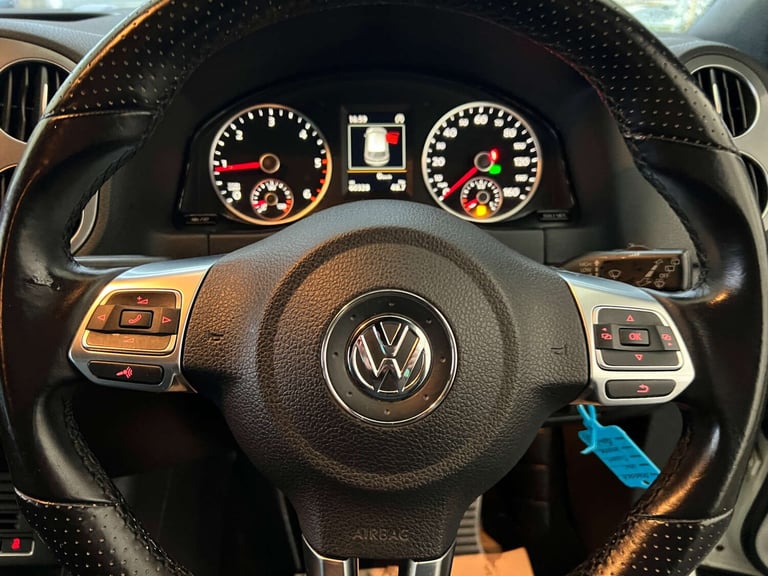 2015 Volkswagen Tiguan 2.0 Tiguan R-Line Edition TDI BlueMotion Technology 4Motion Semi-Auto 4WD ...