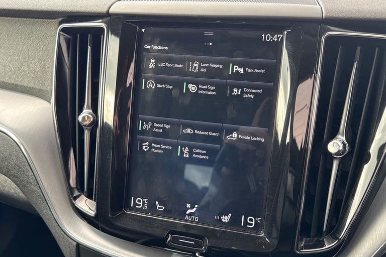 2019 Volvo XC60 2.0 B4 MHEV Momentum Auto AWD Euro 6 (s/s) 5dr SUV DIESEL Automatic