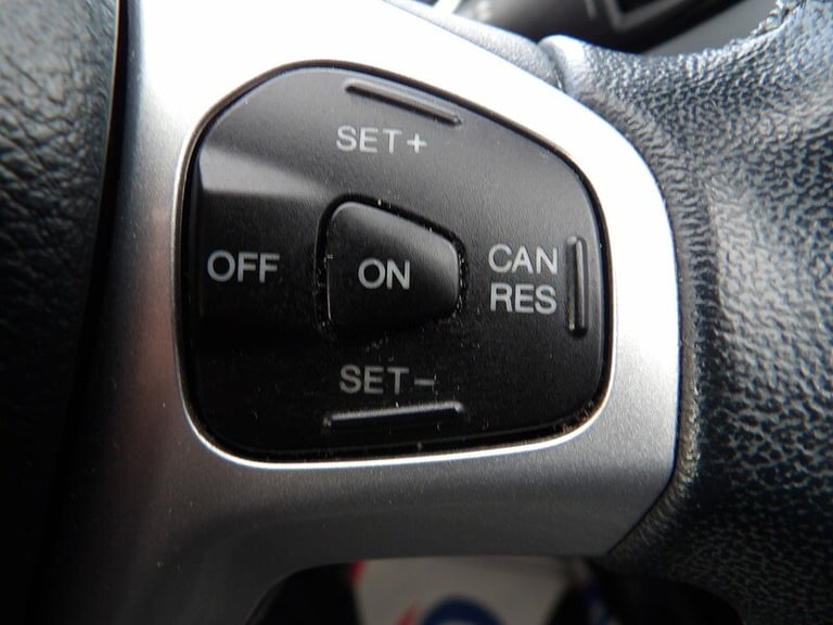 2012 Ford Fiesta Titanium Hatchback Petrol Manual