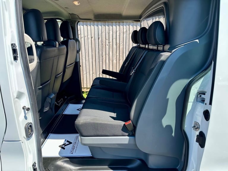 2018 Renault Trafic 1.6 dCi 27 Sport Nav Crew Van Double Cab 6dr Diesel Manual SWB Euro 6 (120  C...