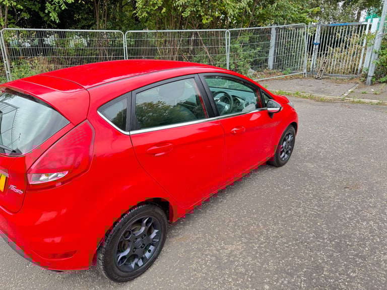 ( 2011 - DIESEL) FORD FIESTA TDCI 1.4*£20 TAX*MOT-1 YEAR *like vauxhall astra corsa focus mazda 2
