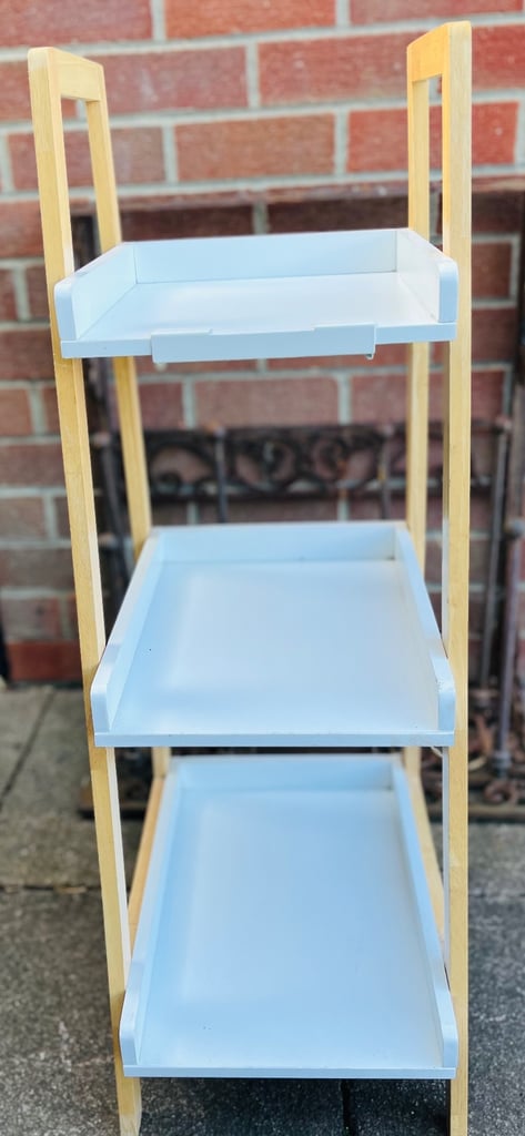 image for White and Natual Wood Shelve Unit 