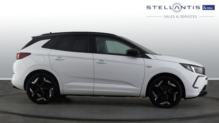 2023 Vauxhall Grandland 1.6 14.2kWh GSe SUV 5dr Petrol Plug-in Hybrid Auto AWD Euro 6 (s/s) (300 ...