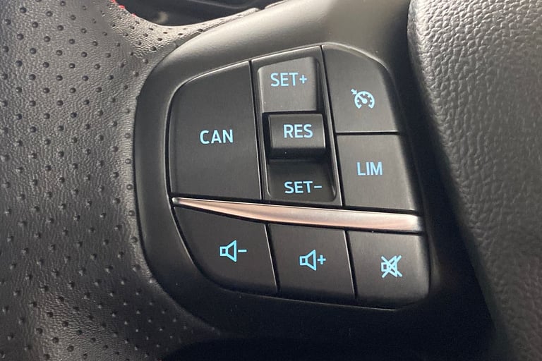 2025 Ford Focus 744494 Hatchback Petrol Manual