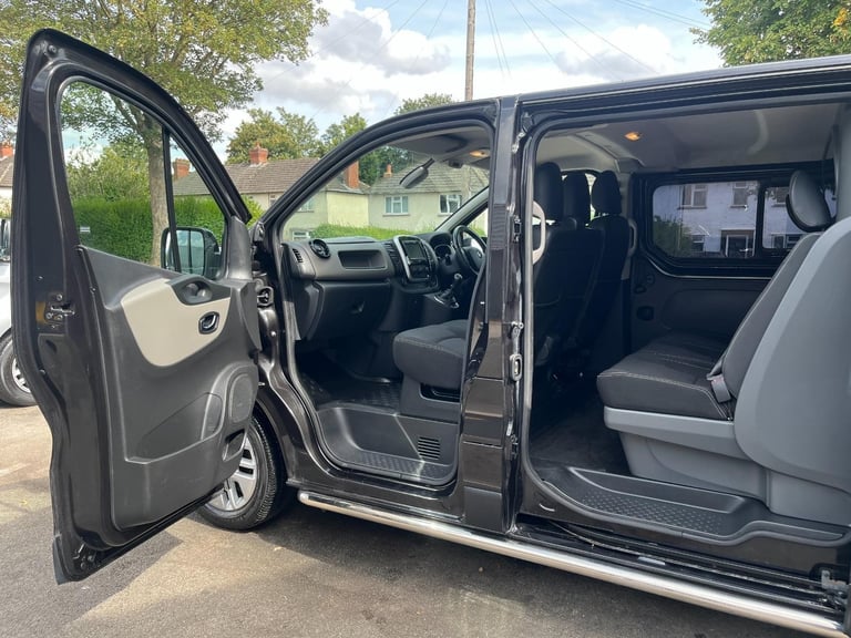 Renault Trafic LL29 Energy dCi 125 Sport Nav 6 Seat LWB Crew Van DIESEL 2019/19