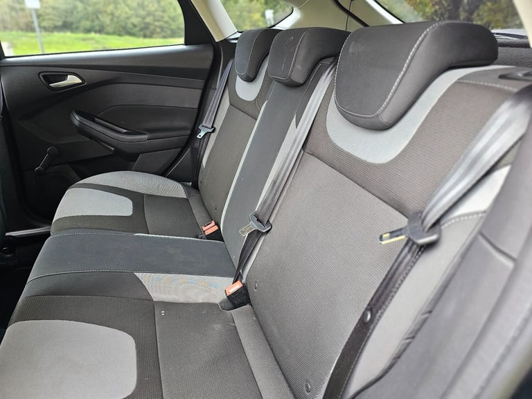 2012 Ford Focus 1.6 TDCi Zetec Hatchback 5dr Diesel Manual Euro 5 (s/s) (115 ps) HATCHBACK Diesel...