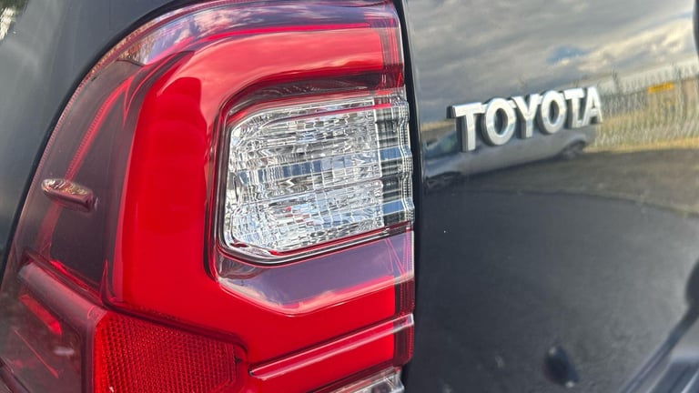2024 Toyota Hilux 2.8 D-4D Invincible X Pickup Double Cab 4dr Diesel Auto 4WD Euro 6 (s/s) (2 PIC...