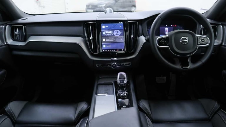 2024 Volvo XC60 2.0h T8 Recharge 18.8kWh Ultimate Dark Auto AWD Euro 6 (s/s) 5dr ESTATE Petrol/El...