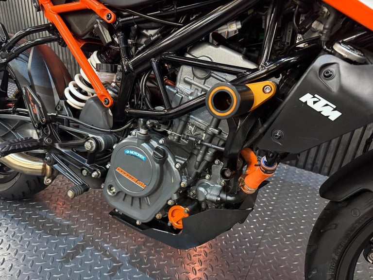 2020 KTM 125 Duke 125 Euro 4