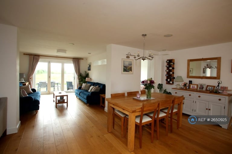 5 bedroom house in The Cedars, Lea, Nr Malmesbury, SN16 (5 bed) (#2650925)