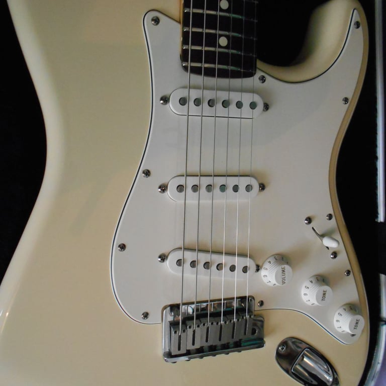 Fender usa stratocaster.