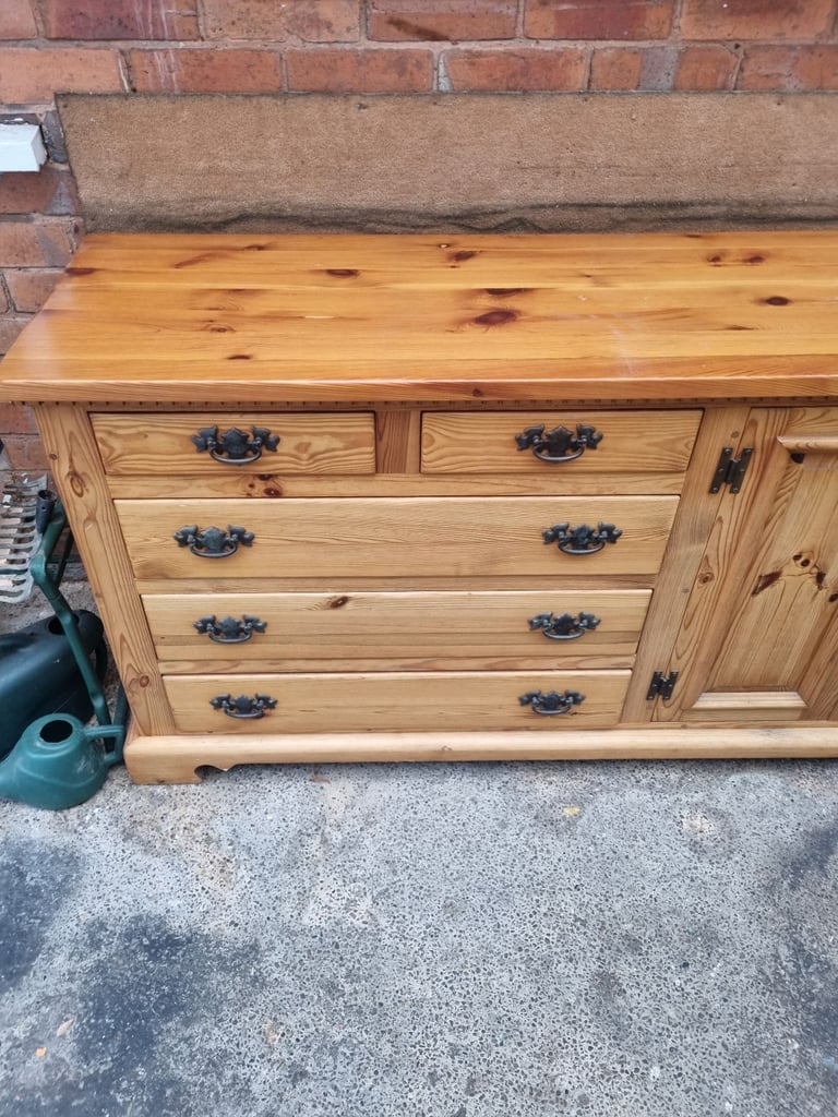 Sideboard/ dresser base 