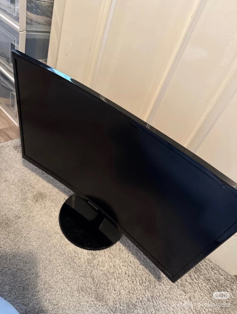 image for SamSung 24’ curved screen monitor