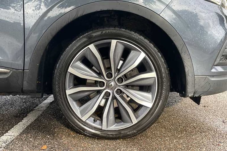 2019 Renault Kadjar 1.3 TCe Iconic SUV 5dr Petrol EDC Euro 6 (s/s) (140 ps) SUV Petrol Automatic