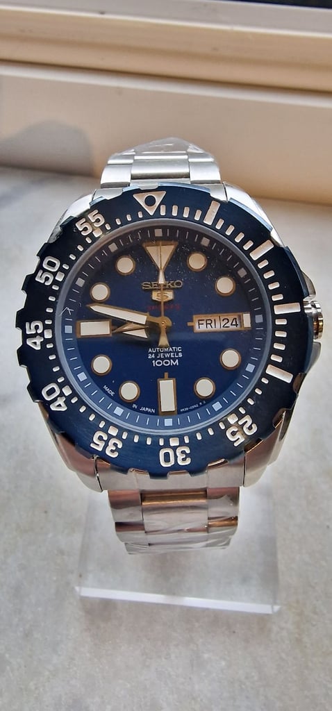 Seiko 5 "Monster" bezel automatic watch nearly new condition 