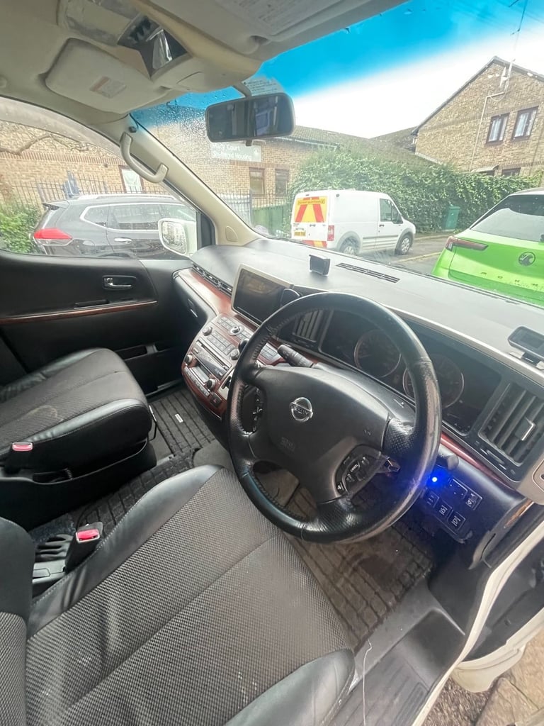 Nissan Elgrand 2006, 3490 (cc)