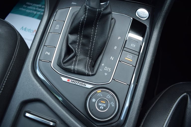 2019 Volkswagen Tiguan 2.0 TDI R-Line SUV 5dr Diesel DSG 4Motion Euro 6 (s/s) (190 ps) ESTATE Die...