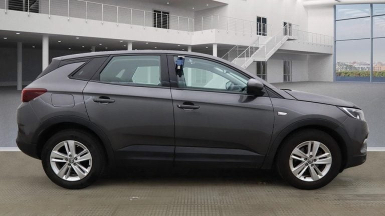 2019 Vauxhall Grandland X 1.2 Turbo SE 5dr HATCHBACK Petrol Manual