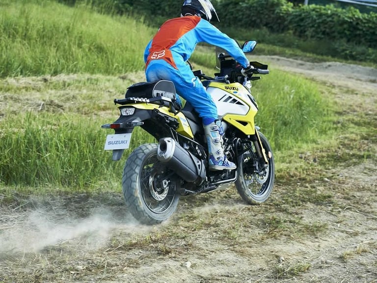 2025 Suzuki DL1050 DE Lux V-Strom, Tour, vstorm 3 box, save 2527
