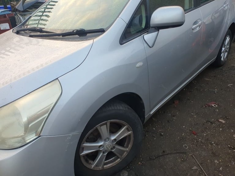 Toyota Verso Front Bumper Silver 2010